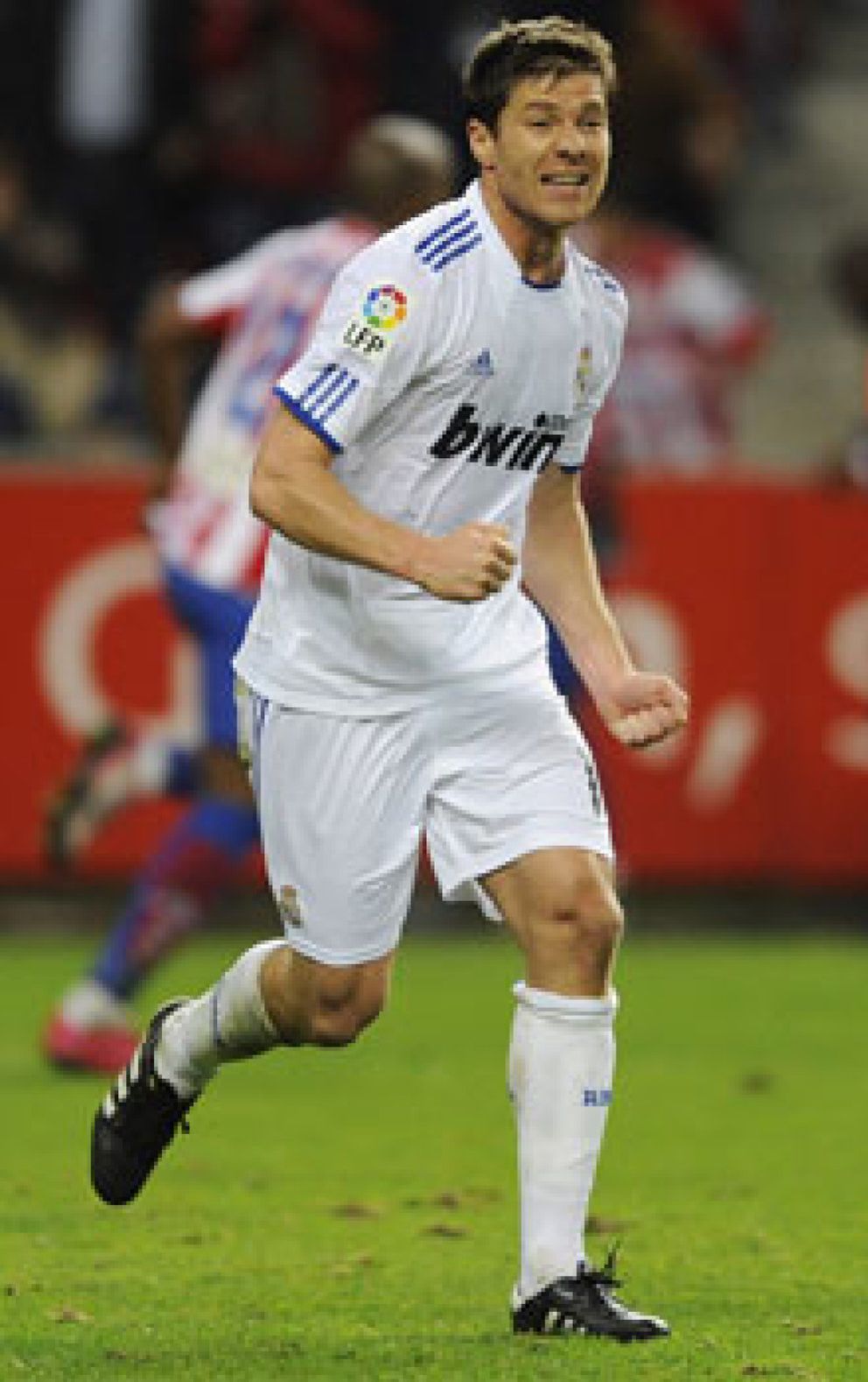 Foto: Xabi Alonso: de entrenar con el Madrid a jugar con la selección vasca en un día