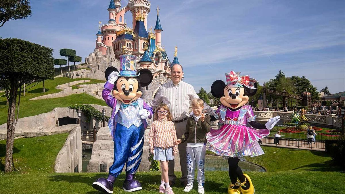 El viaje a Disney de Alberto y sus hijos sin Charlène que aviva la teoría de la separación