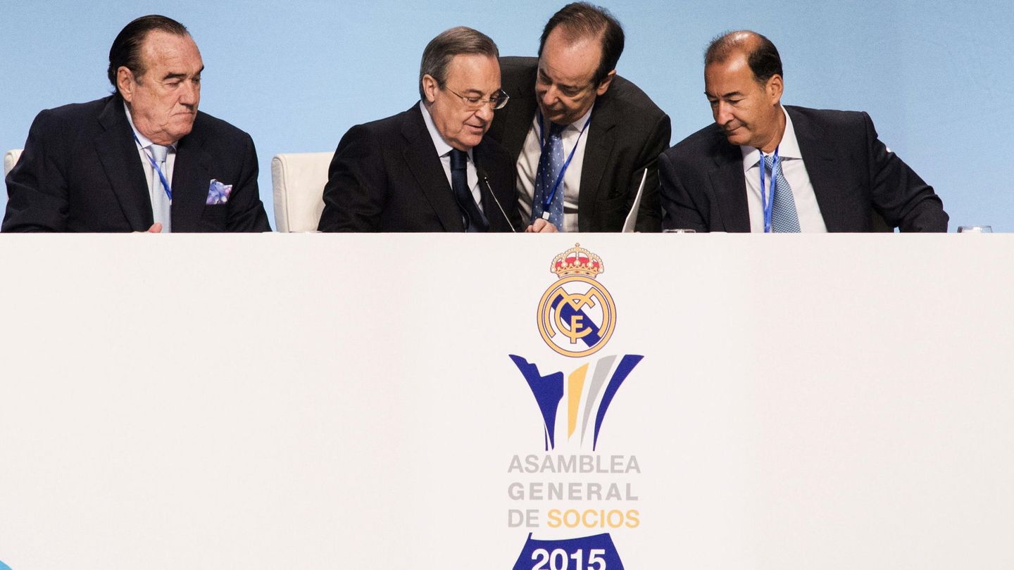 Florentino Pérez, durante la Asamblea General de Socios del Real Madrid de 2015. (EFE)