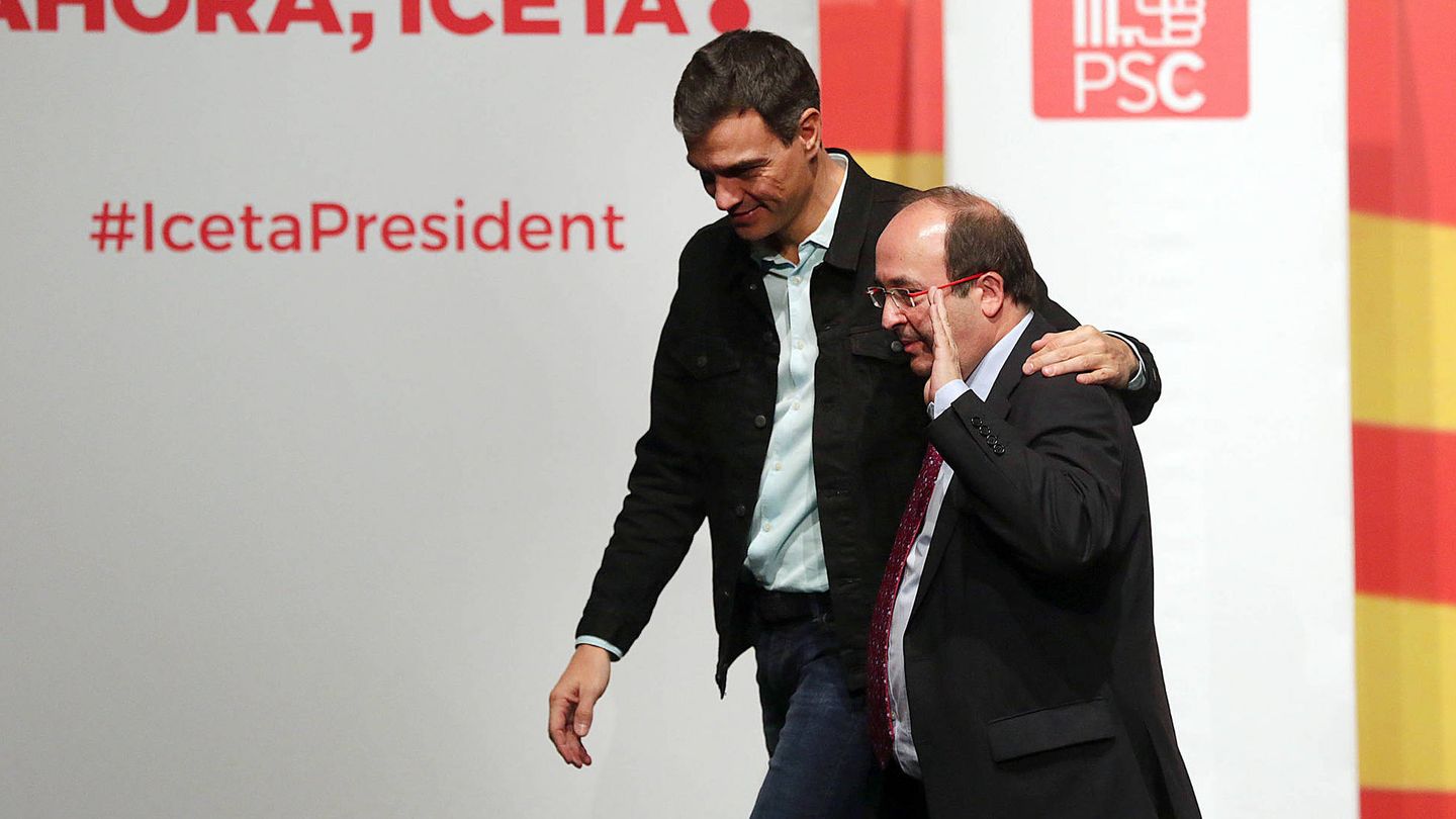 El líder del PSOE, Pedro Sánchez, y el primer secretario y candidato del PSC, Miquel Iceta. (EFE)