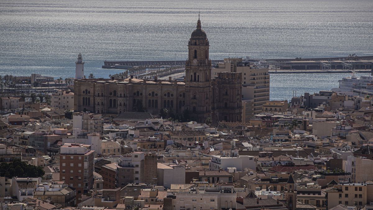 Málaga quiere hacerse mayor en París y sueña con organizar la Expo 2027