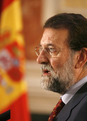 Gobierno y oposición, más alejados que nunca: Zapatero y Rajoy no se saludan en el día en la Constitución