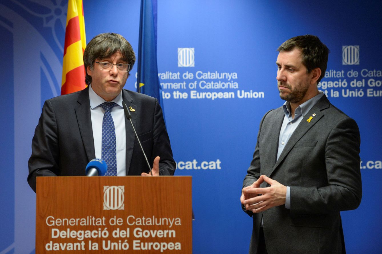 Carles Puigdemont y Toni Comín. (EFE)
