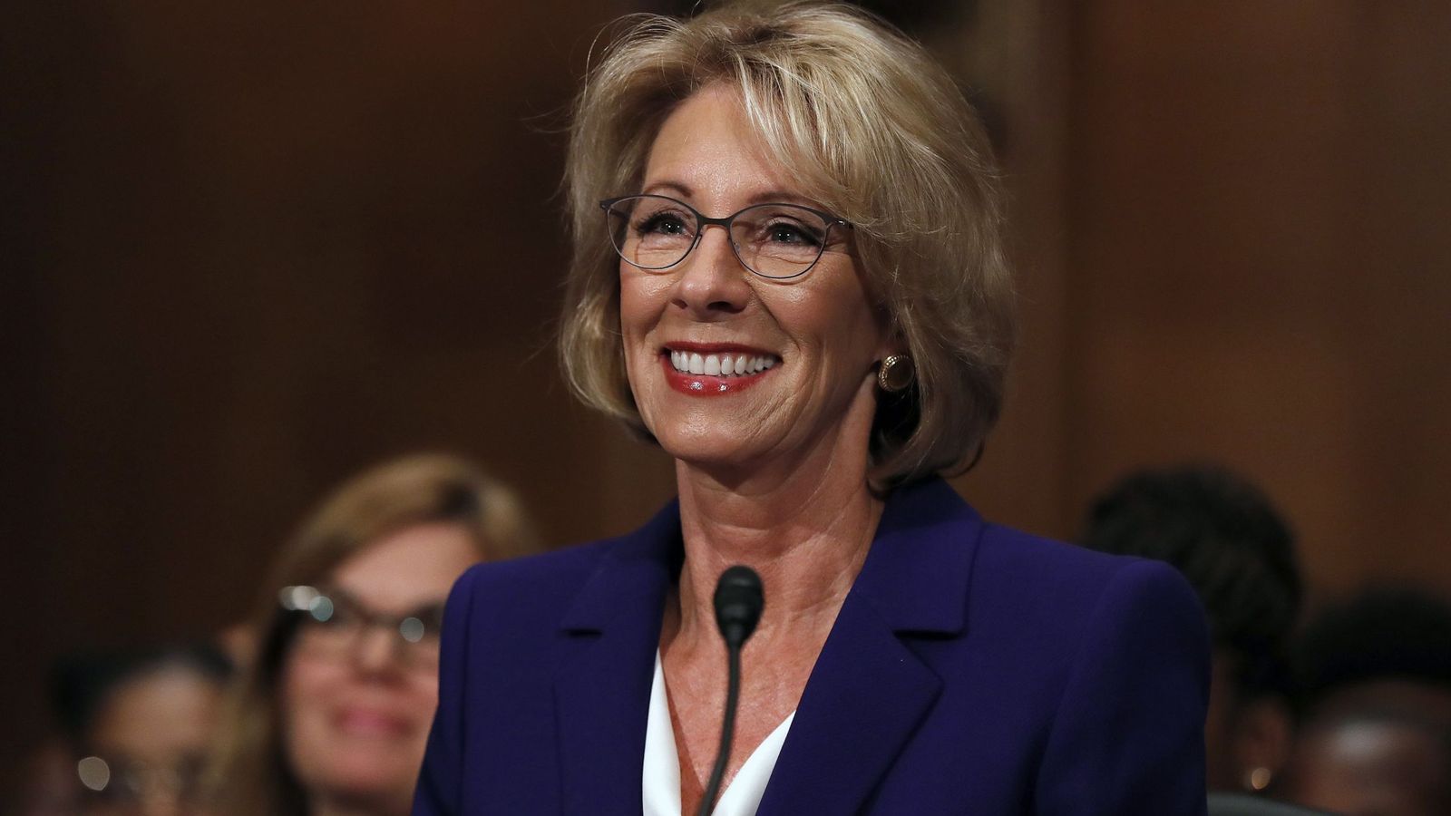 Foto: El Senado de EEUU aprueba 'in extremis' a la nominada de Trump para Educación. (EFE)