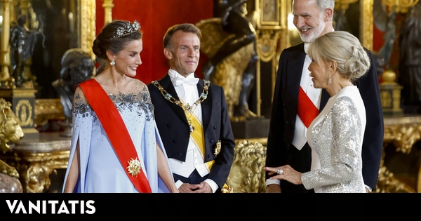 Del español de Macron a  La bola negra  de los Javis y un brindis por Leonor y Sofía: las sorpresas de la cena de gala en el Palacio Real