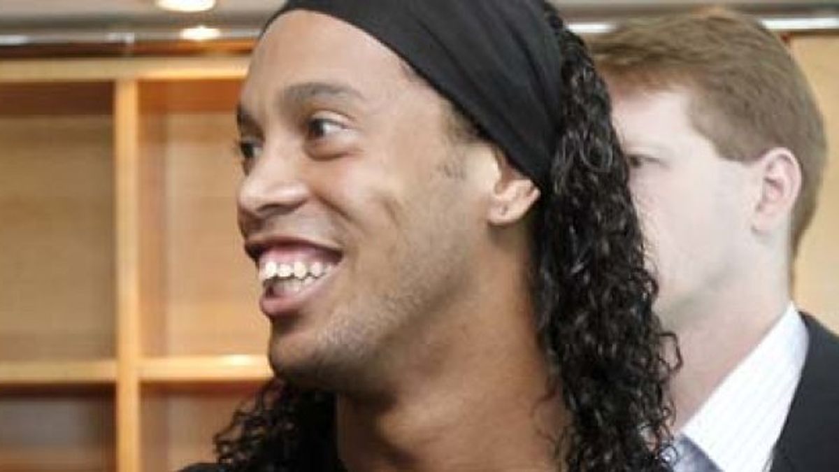 Ronaldinho nunca lleva dinero porque todo le sale gratis