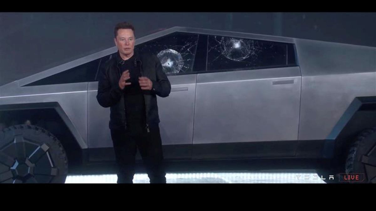 Elon Musk dice que su Cybertruck puede costar "un millón de dólares"