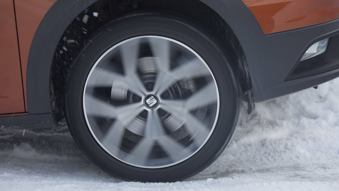 En condiciones de baja adherencia se aprecian más los fallos de los neumáticos usados. 