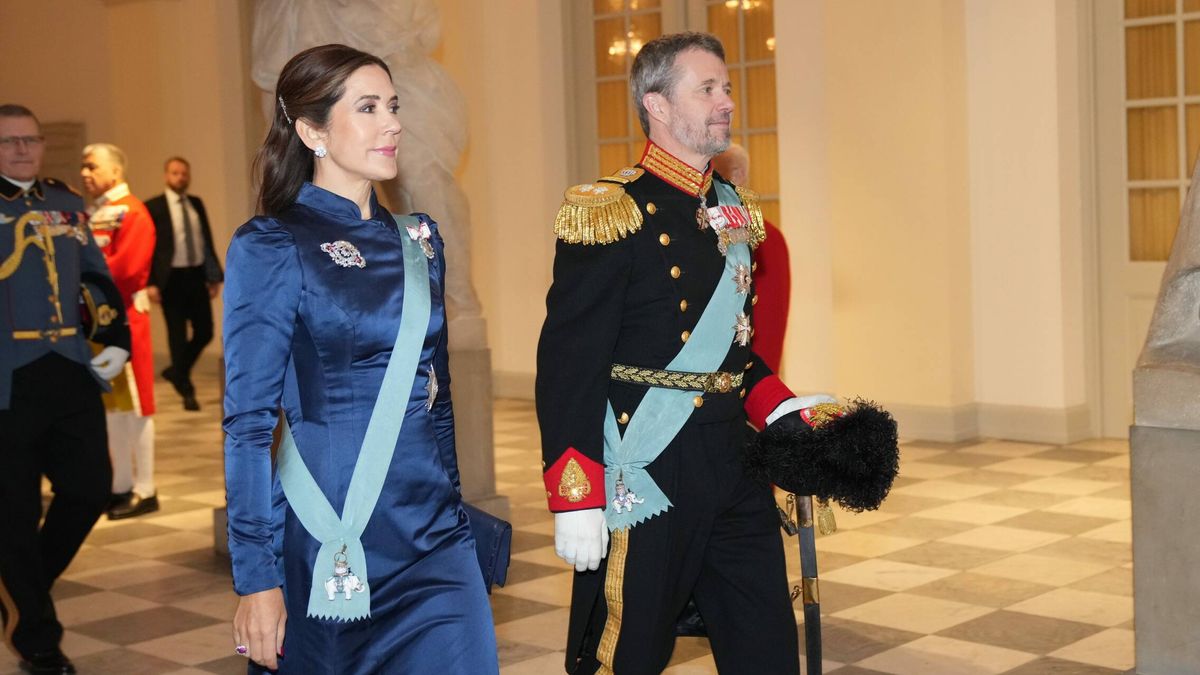 Vestido azul recatado y rubíes: la cuenta atrás de Mary de Dinamarca para convertirse en reina