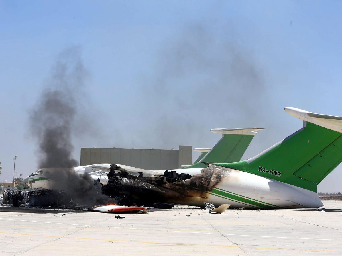Foto: El aeropuerto de Trípoli fue escenario de graves enfrentamientos (EFE/EPA)