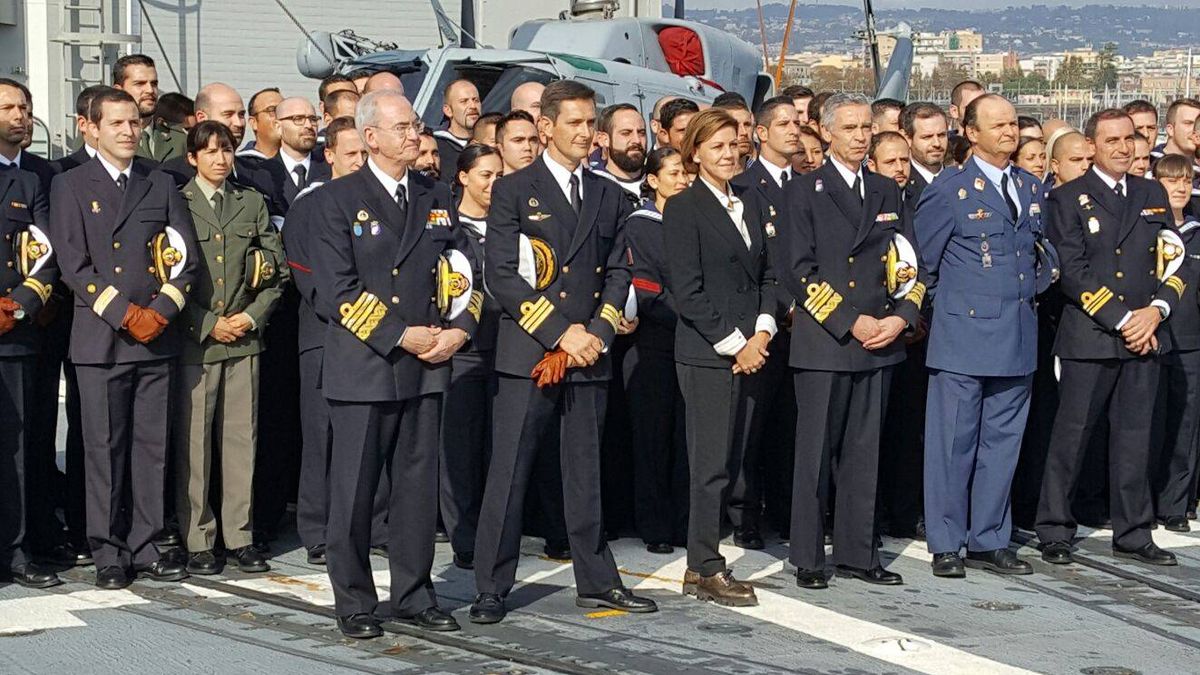 Cospedal defiende la colaboración UE-OTAN en su primera visita a las tropas