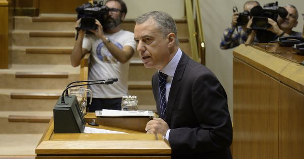 Foto: Urkullu en una sesión de control en el Parlamento Vasco. (EFE)