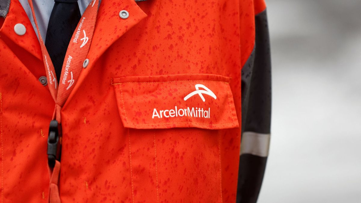 ArcelorMittal prorroga el ERTE durante un año más sin el apoyo de los sindicatos