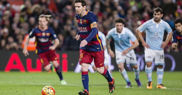 Foto: Messi lanza el célebre penalty ante el Celta el 16 de febrero de 2016 en el Camp Nou. (Cordon Press)