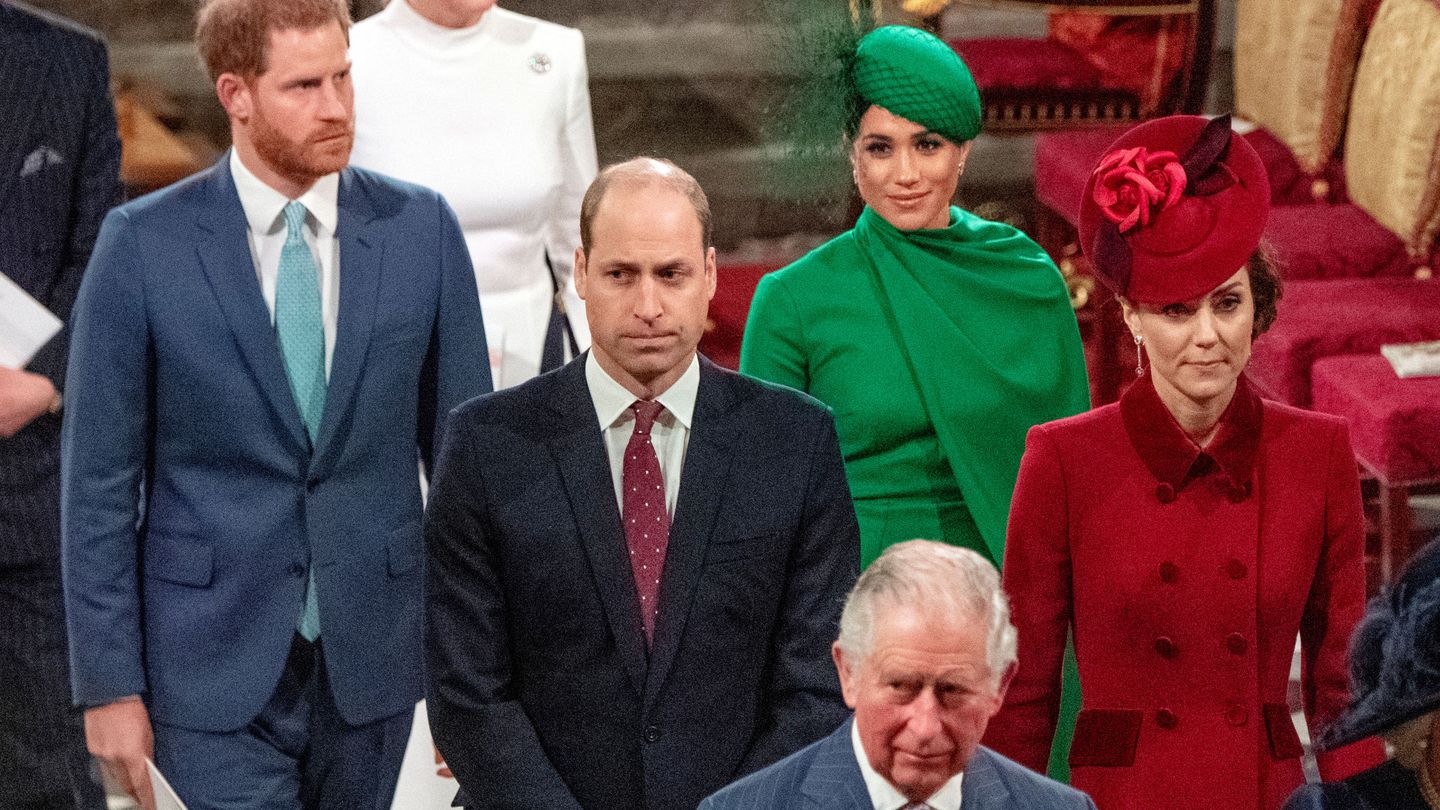 Los Sussex junto a la familia Real en su último viaje a Reino Unido en marzo de 2020. (Reuters)