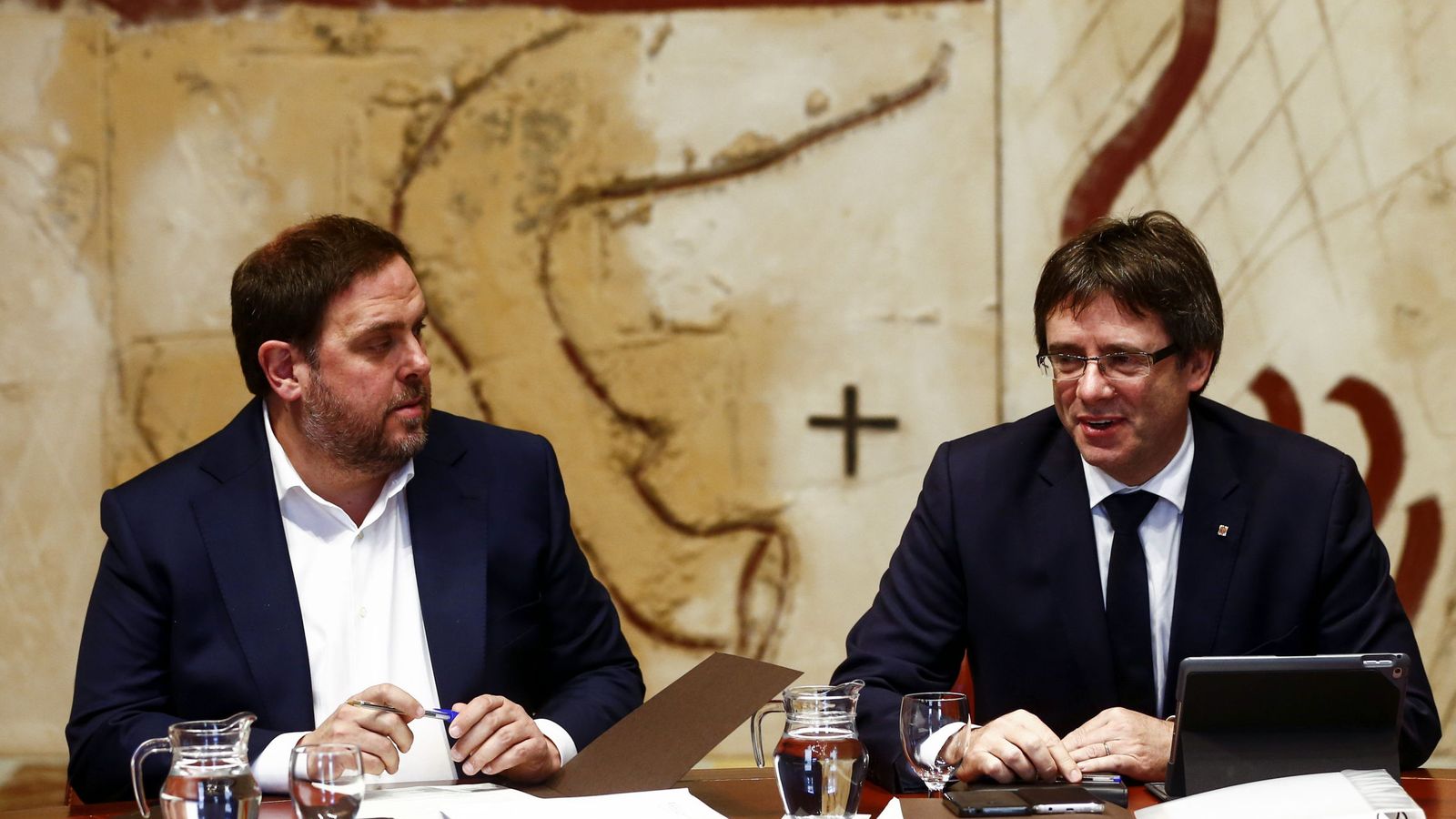 Foto: El presidente de la Generalitat, Carles Puigdemont, y el vicepresidente, Oriol Junqueras. (EFE)
