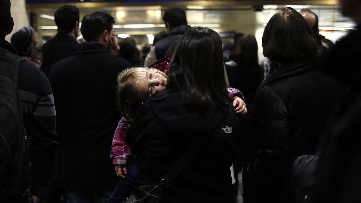 Retrasos, apagones y accidentes: descenso al infierno del metro de Nueva York