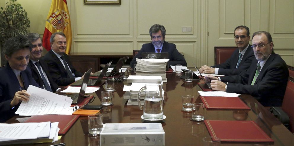 Carlos Lesmes, presidente del CGPJ, en una reunión de su Comisión Permanente. (Efe)