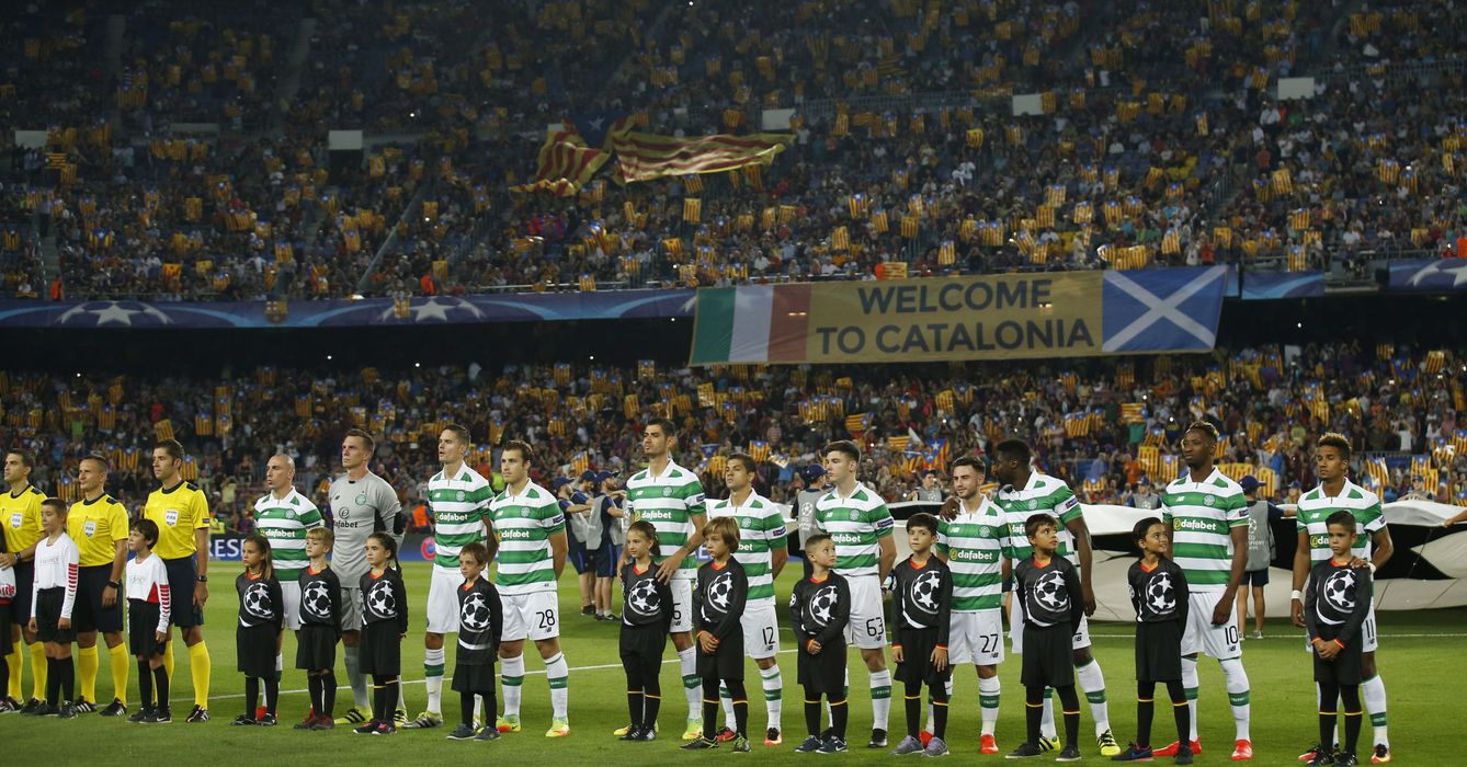 Imagen panorámica del Camp Nou antes de que comenzara el partido. (Reuters)
