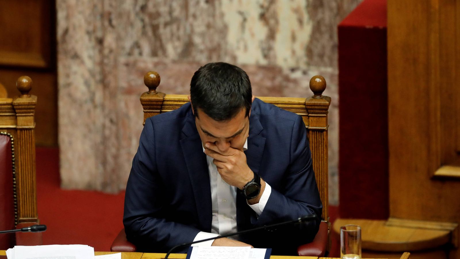 Foto: El primer ministro Alexis Tsipras durante la sesión del parlamento por la moción de censura, en Atenas. (Reuters)