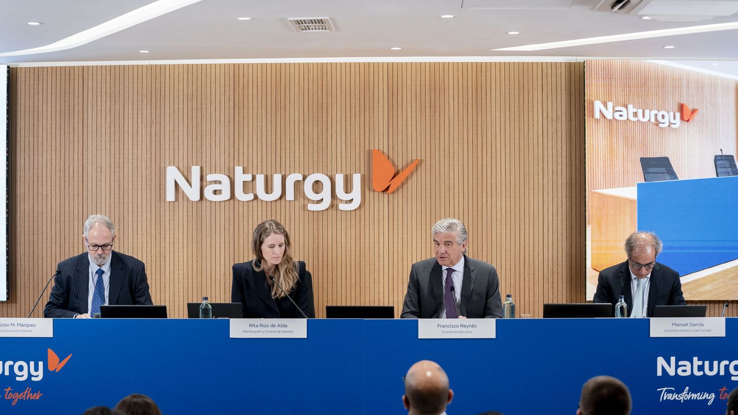 El presidente de Naturgy, Francisco Reynés (2d). (Pérez Meca / Europa Press)