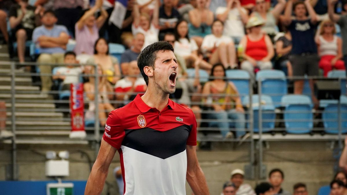 Djokovic rompe su silencio y pide jugar mientras su familia denuncia la "tortura"