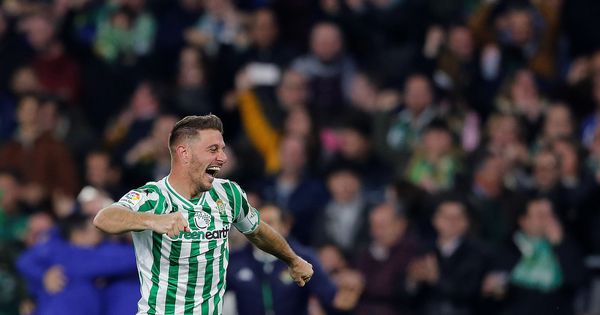 Foto: Joaquín celebra un gol ante el Valencia. (Reuters)