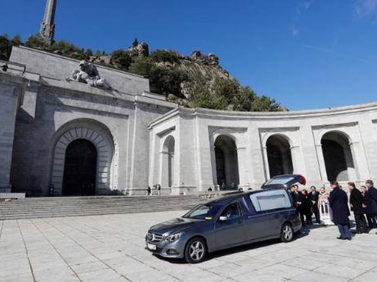 Foto: Exhumación de Franco en el Valle de los Caídos.