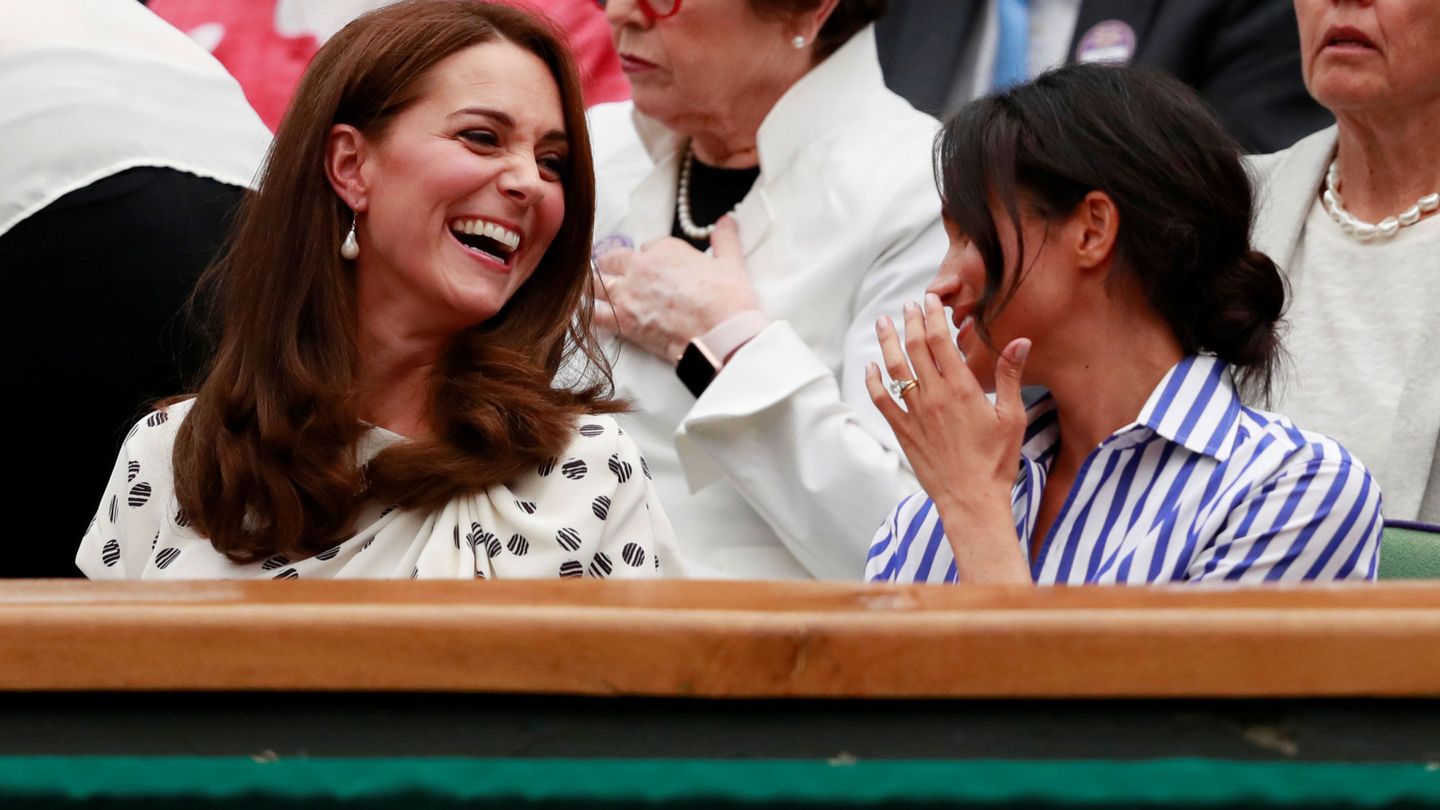 Las duquesas pasándoselo en grande en Wimbledon. (Reuters)