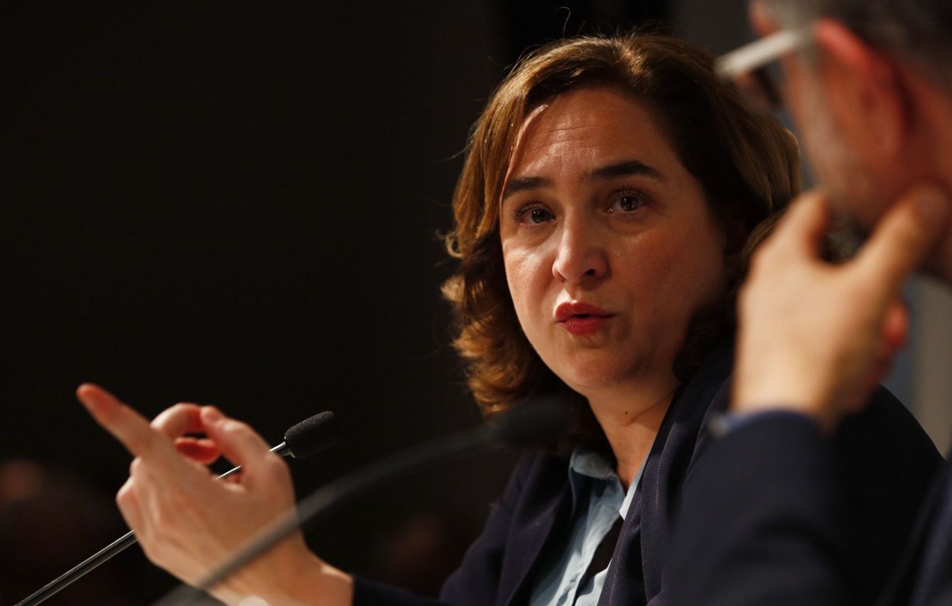 La alcaldesa de Barcelona, Ada Colau, espera que no haya más cancelaciones en el Mobile. (EFE)