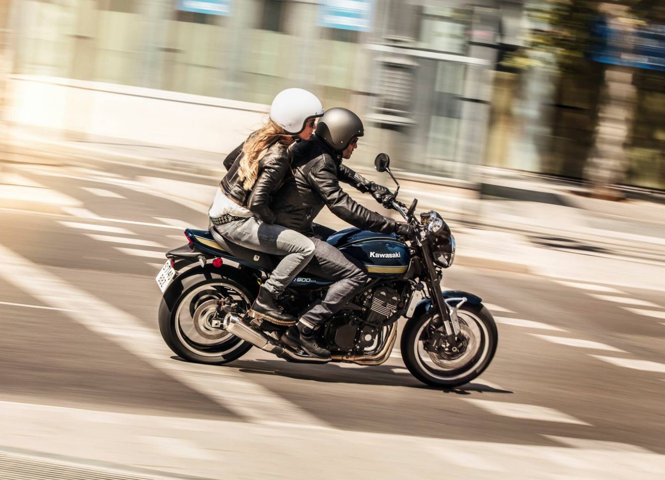 La Z900RS, única moto 'de verdad' entre los 10 modelos más vendidos en España, destaca por una magnífica ergonomía.