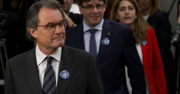 Foto: Artur Mas y Carles Puigdemont. (Reuters)