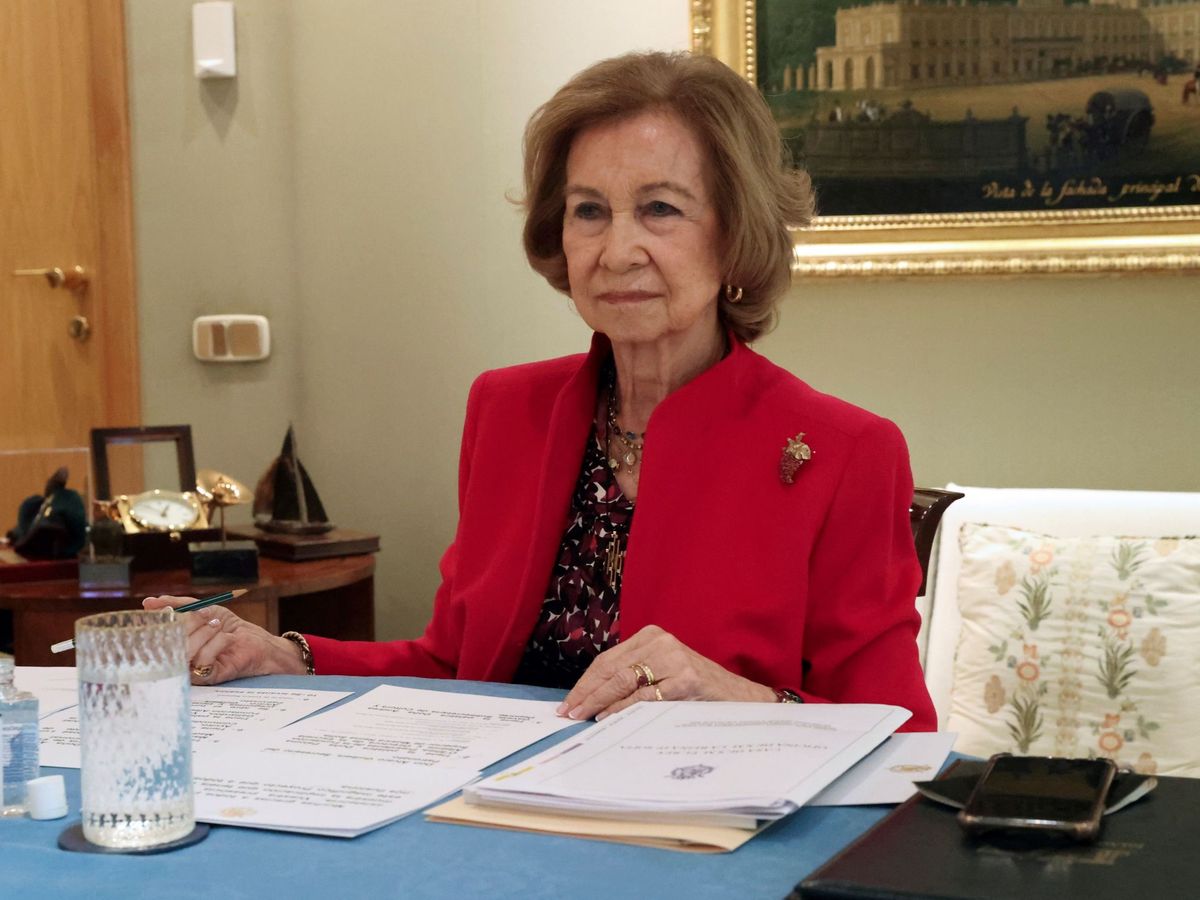 Foto: La reina Sofía, en su despacho de Zarzuela. (EFE)