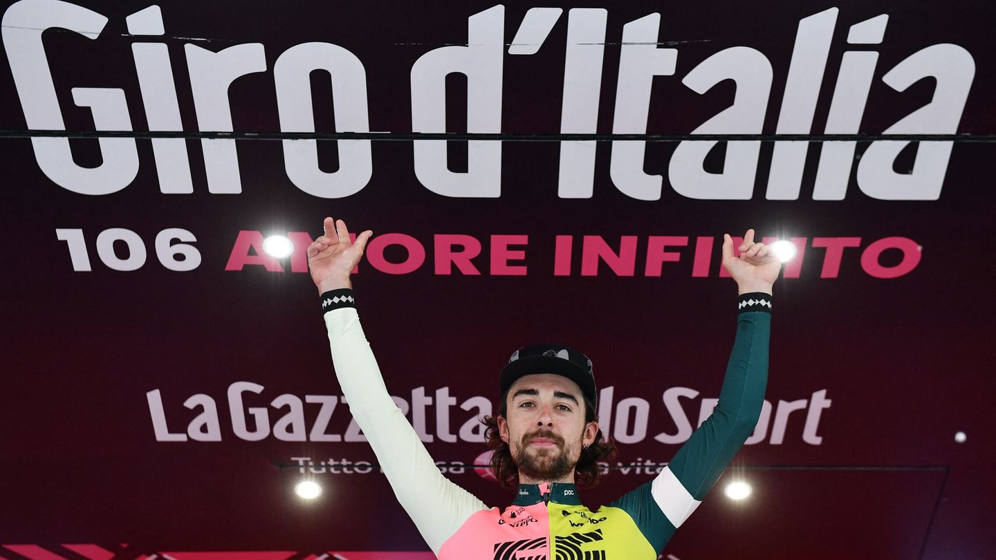 Cycling - Giro d'Italia - Stage 8 - Terni to Fossombrone - Italy - May 13, 2023 EF Education-EasyPost's Ben Healy celebrates on the podium after winning stage 8 REUTERS Jennifer Lorenzini