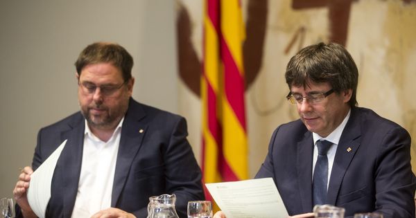Foto: El presidente de la Generalitat , Carles Puigdemont, y su viepresidente, Oriol Junqueras. (EFE)