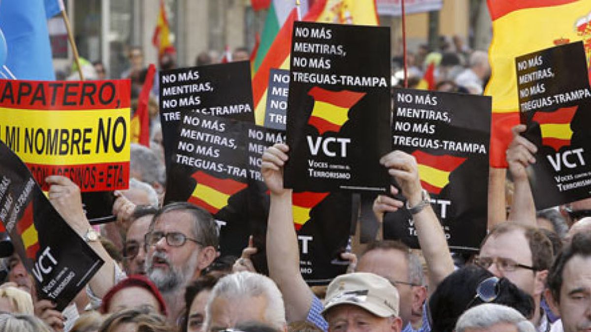 Rajoy se convierte en el gran ausente de la marcha de la AVT