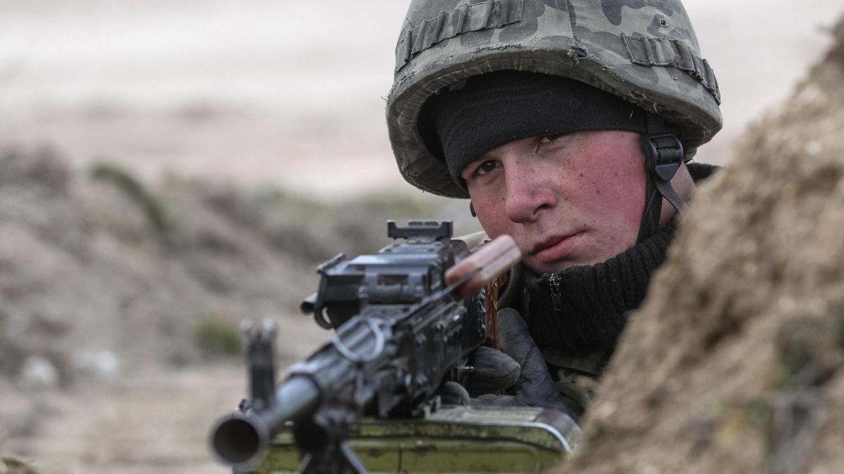 Soldados ucranianos en Crimea: "Los rusos nos atacan. Estamos atrincherados"