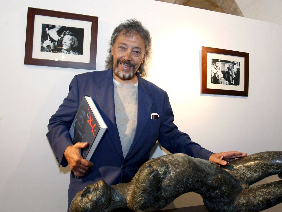 Foto: Lluís Llongueras, en la presentación de su exposición de esculturas 'Serie maldita'. (EFE/Toni Garriga)