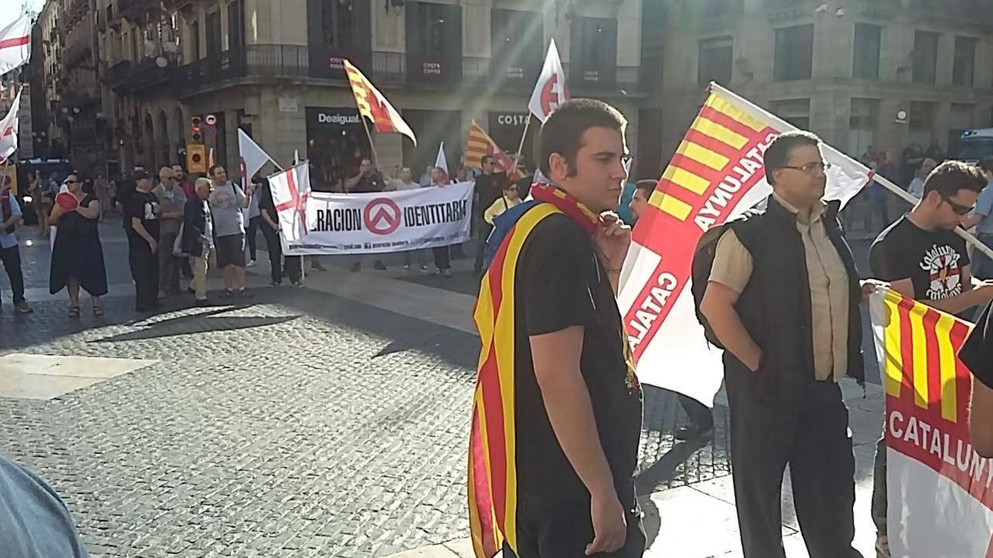 El gran lema del neofascismo 'indepe' es "Cataluña catalana, ni española ni musulmana".