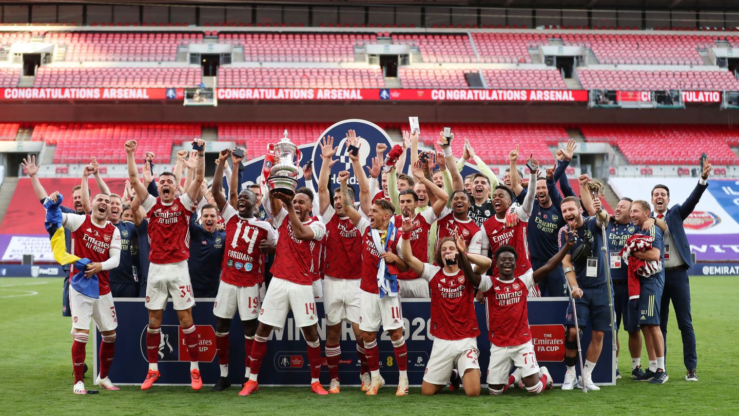 Los jugadores del Arsenal celebran la FA Cup en Wembley. (EFE)