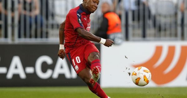 Foto: Samuel Kalu, en un partido con el Girondins de la Liga Europa. (Reuters)