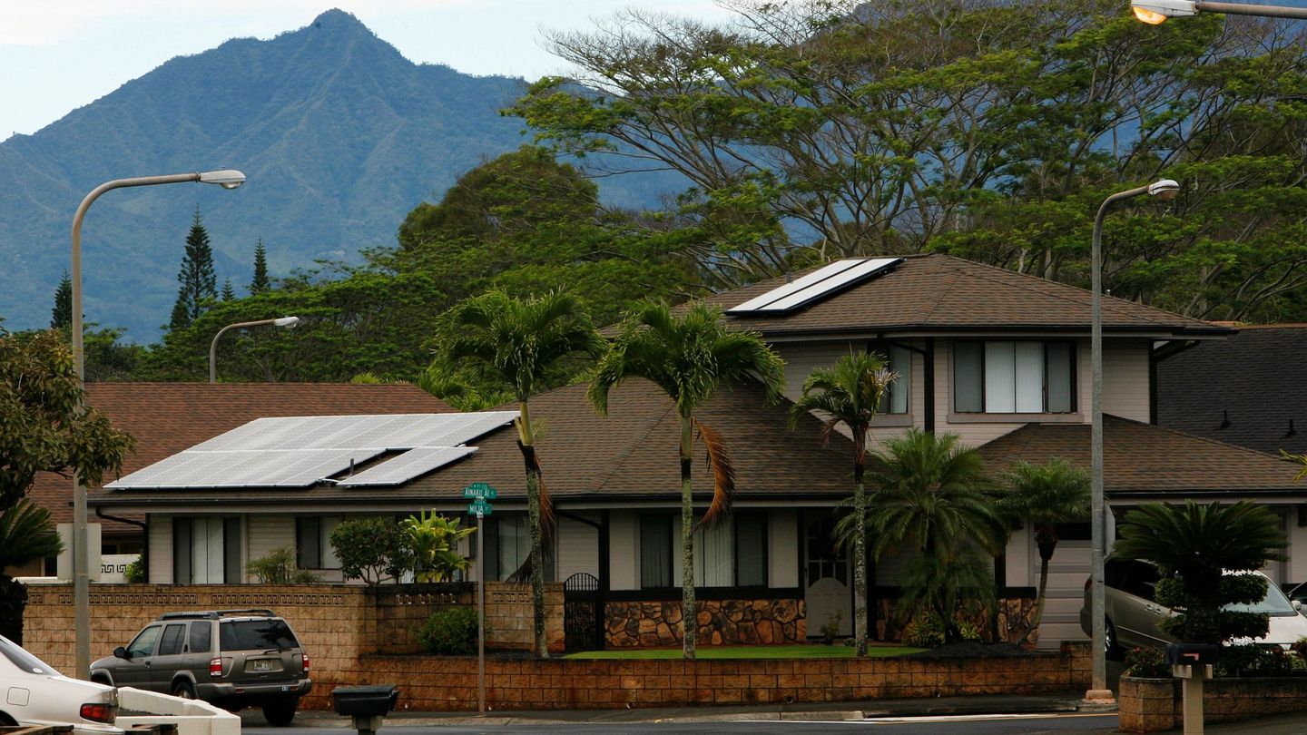 Casa con paneles solares en Hawái, EEUU. Foto: Reuters