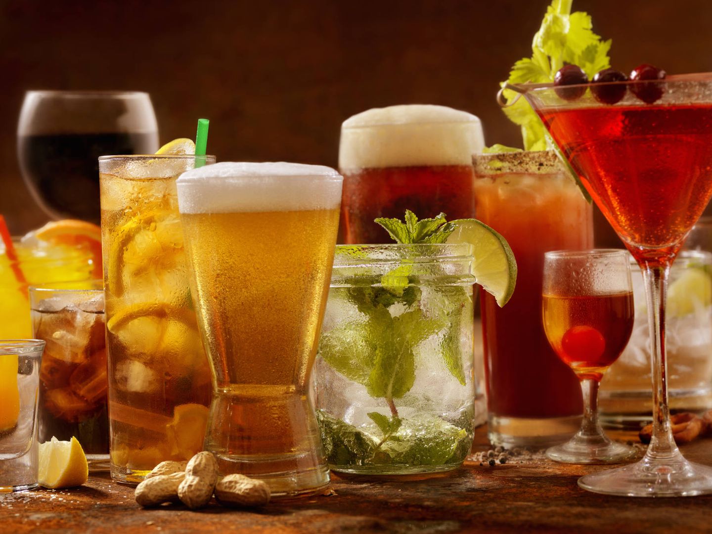 Las bebidas alcohólicas producen el compuesto. (iStock)