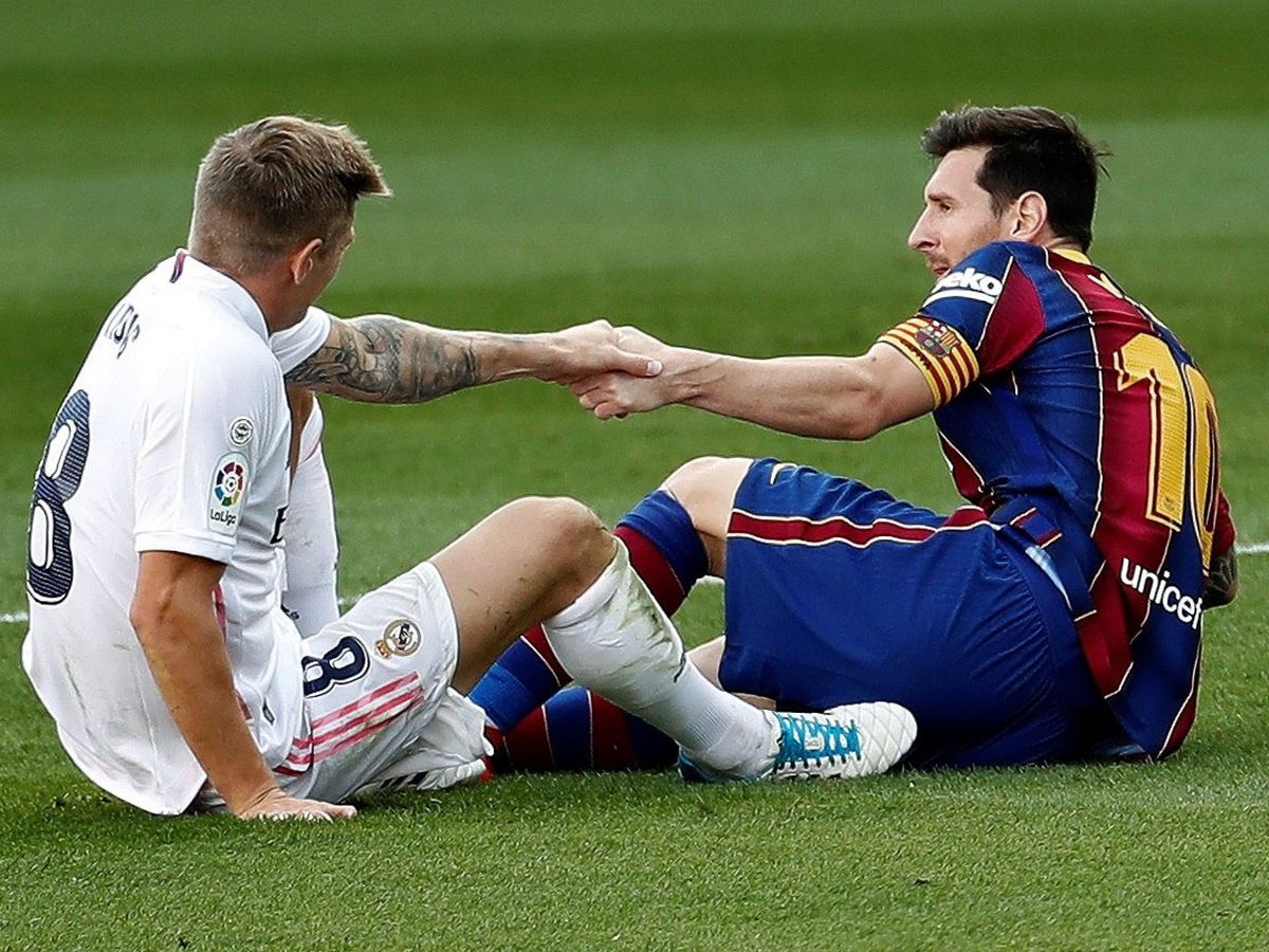 Foto: Kroos y Messi durante el Clásico disputado en el Camp Nou. (Efe)