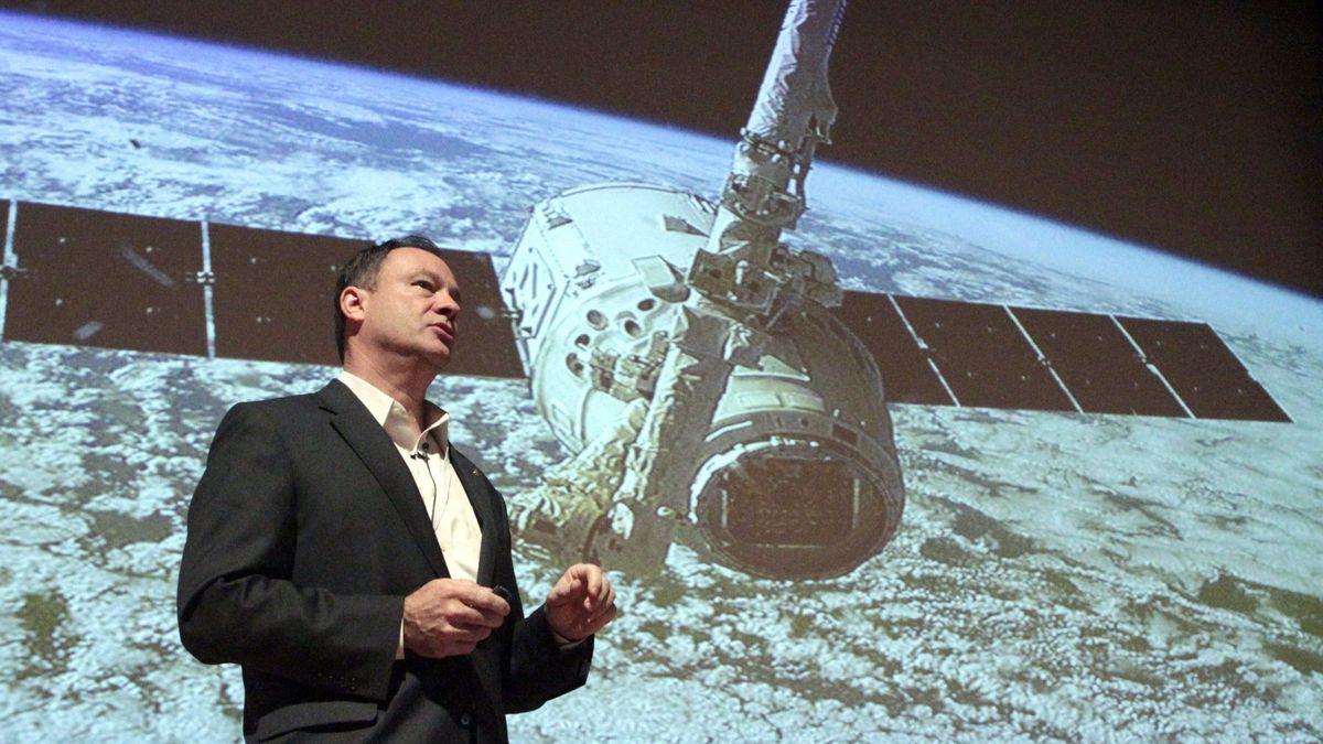 Los logros de Miguel López-Alegría, el primer astronauta español que vuelve al espacio liderando la misión Ax-3