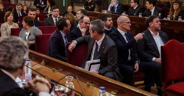 Foto: Los doce líderes independentistas acusados por el proceso soberanista catalán que derivó en la celebración del 1-O. (EFE)