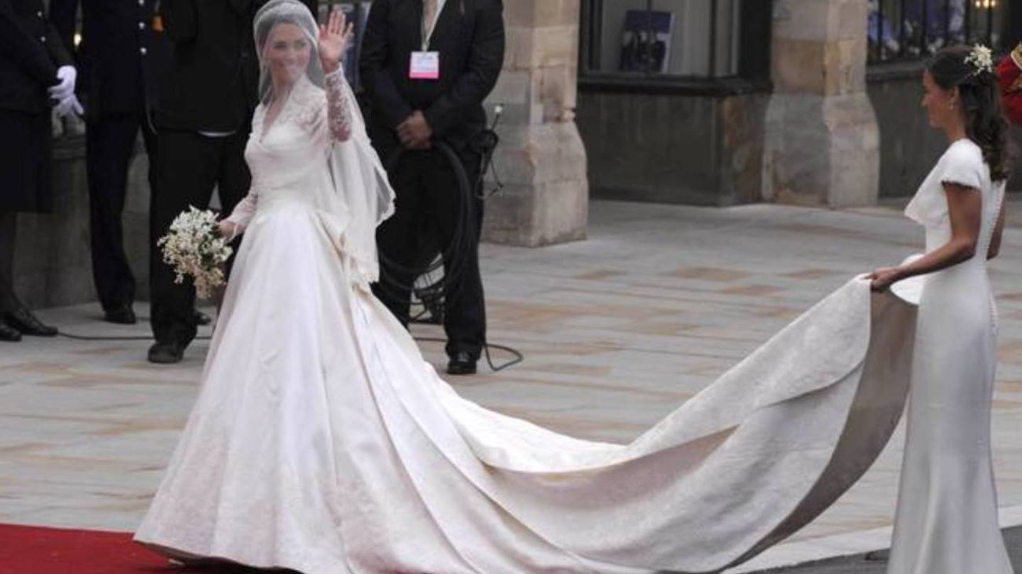 Victoria fabricó la alfombra roja de la boda del príncipe Guillermo y Kate Middleton. (EFE)