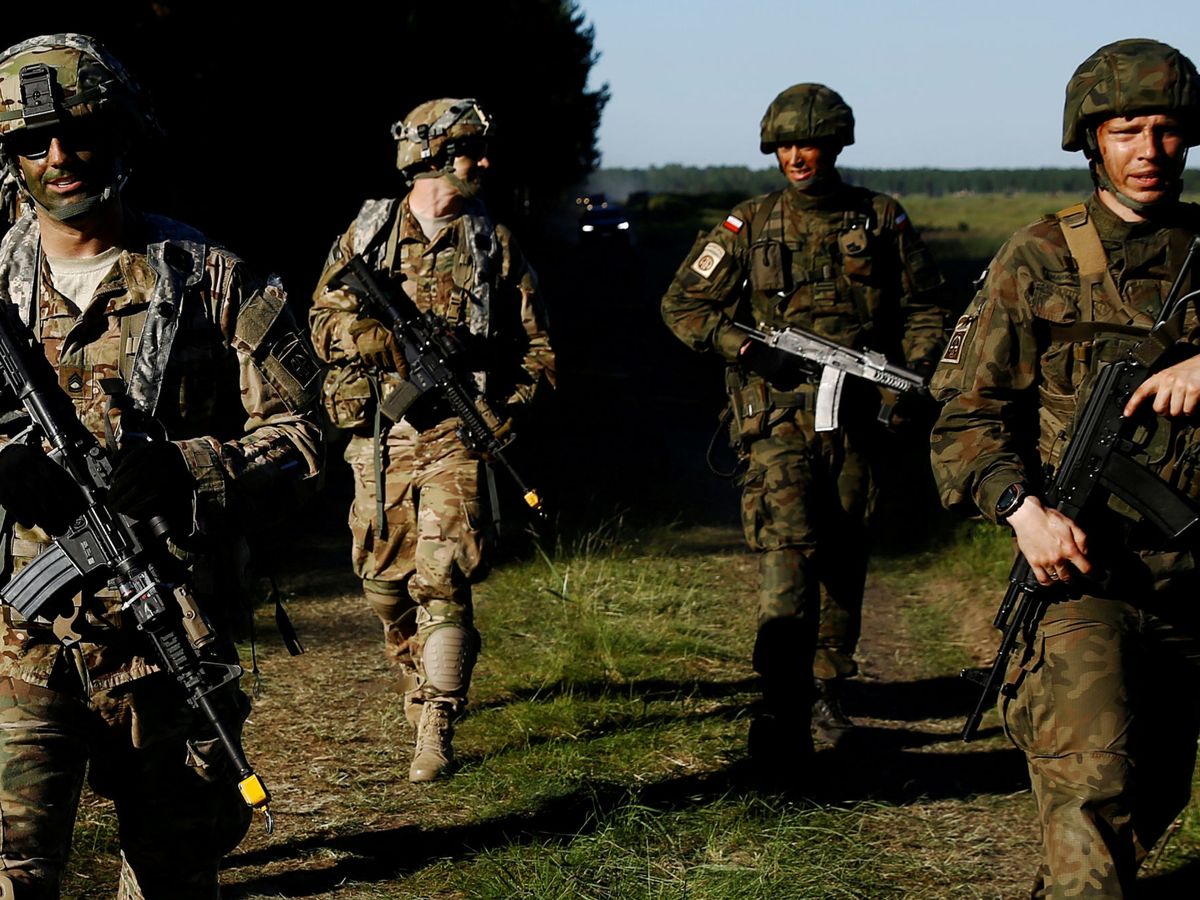 Foto: Soldados polacos y estadounidenses. (Reuters)