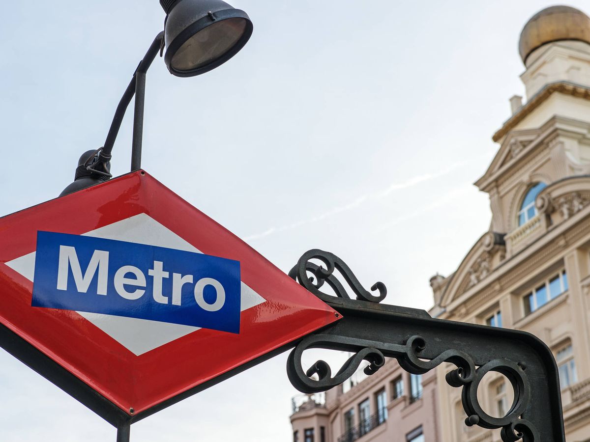 Foto: ¿Quién diseñó la red de Metro de Madrid? La historia de su arquitecto. (iStock)
