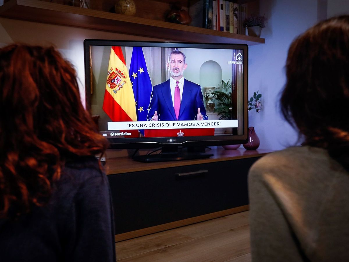 Foto: Felipe VI se dirige a los españoles en un mensaje por televisión en relación con la crisis del coronavirus. (EFE)